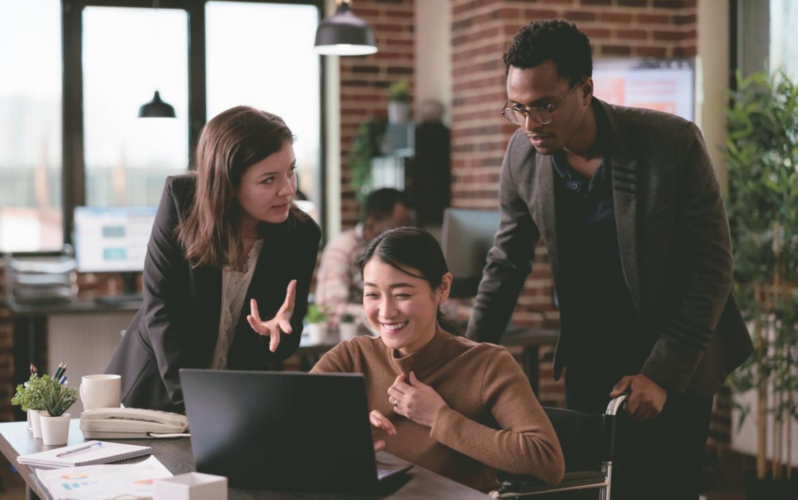 Sesión de trabajo revisando indicadores de negocio